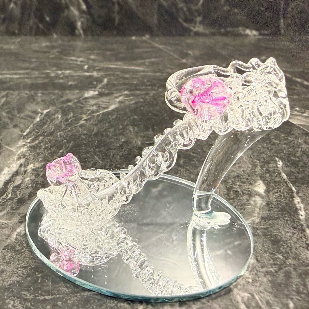 Spun Glass Miniature High Heel Shoe Figurine - Picture 4 of 16